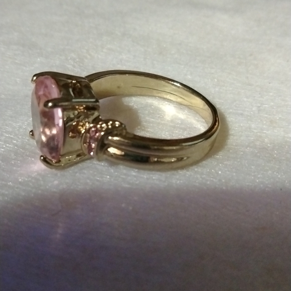 Pink  gold tone ring size 7.5 NWT (sku 618) - Picture 5 of 7
